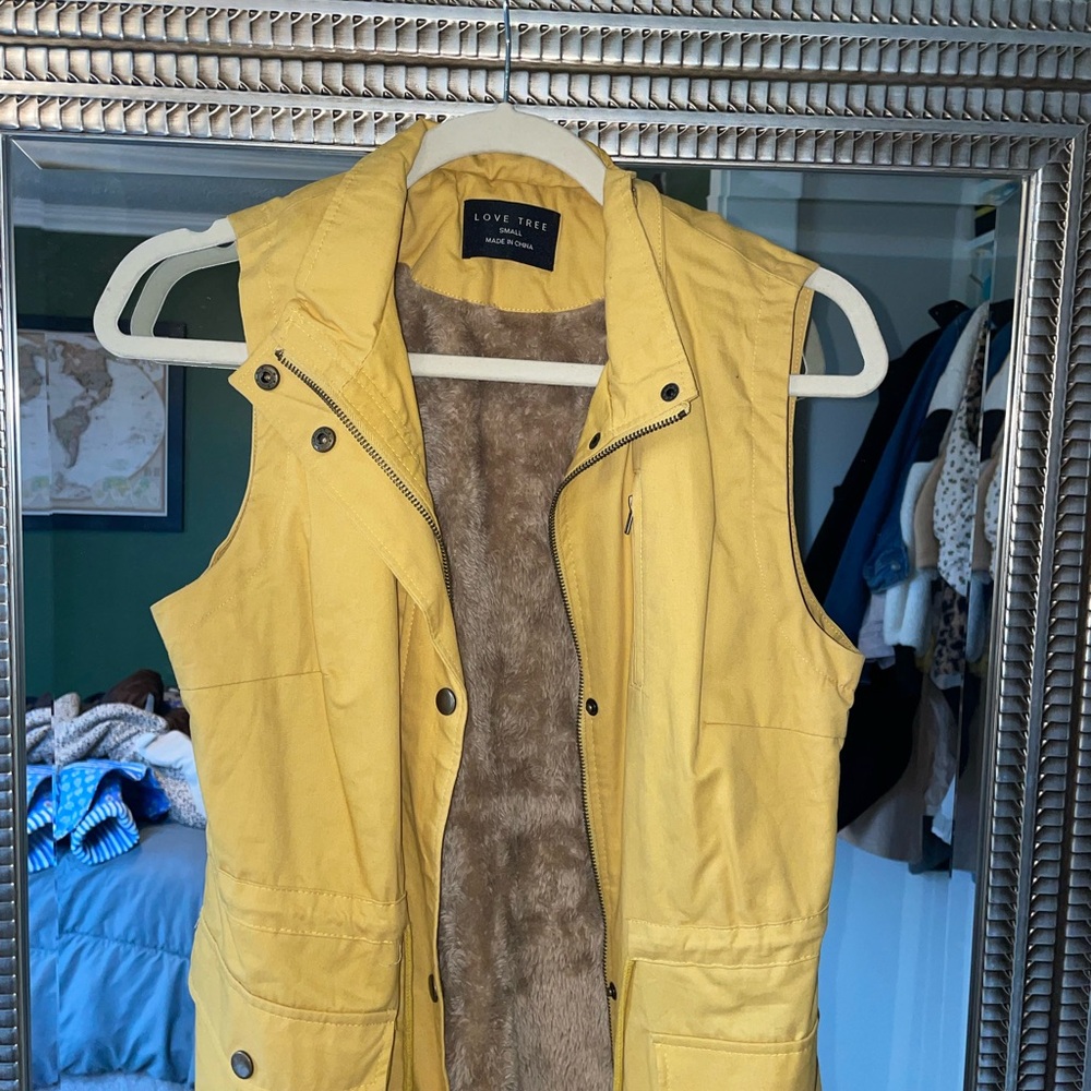 Love Tree Women's Yellow vest